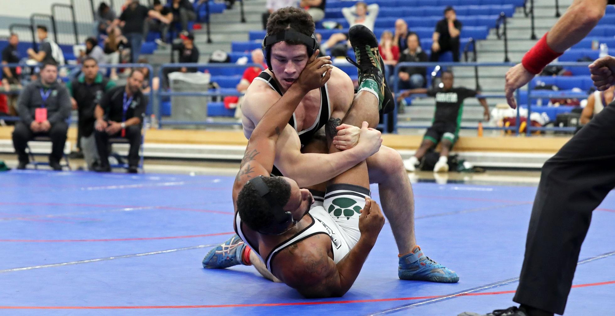 Nick Kimball pins Cuesta's Victor Bryson in 1:13 for 5th at 187. (Hugh Cox Photo)