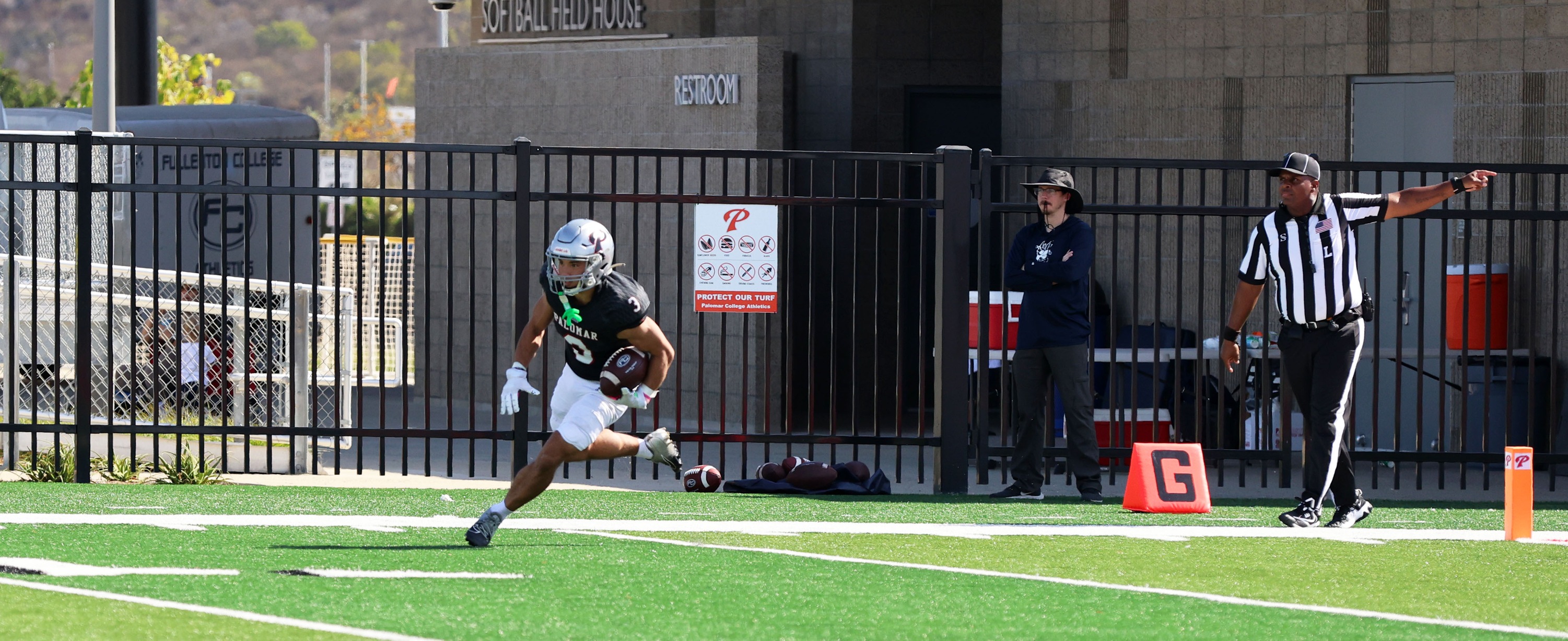 Skai Donnell opened the game with a 75-yard touchdown pass. Photo by Hugh Cox.