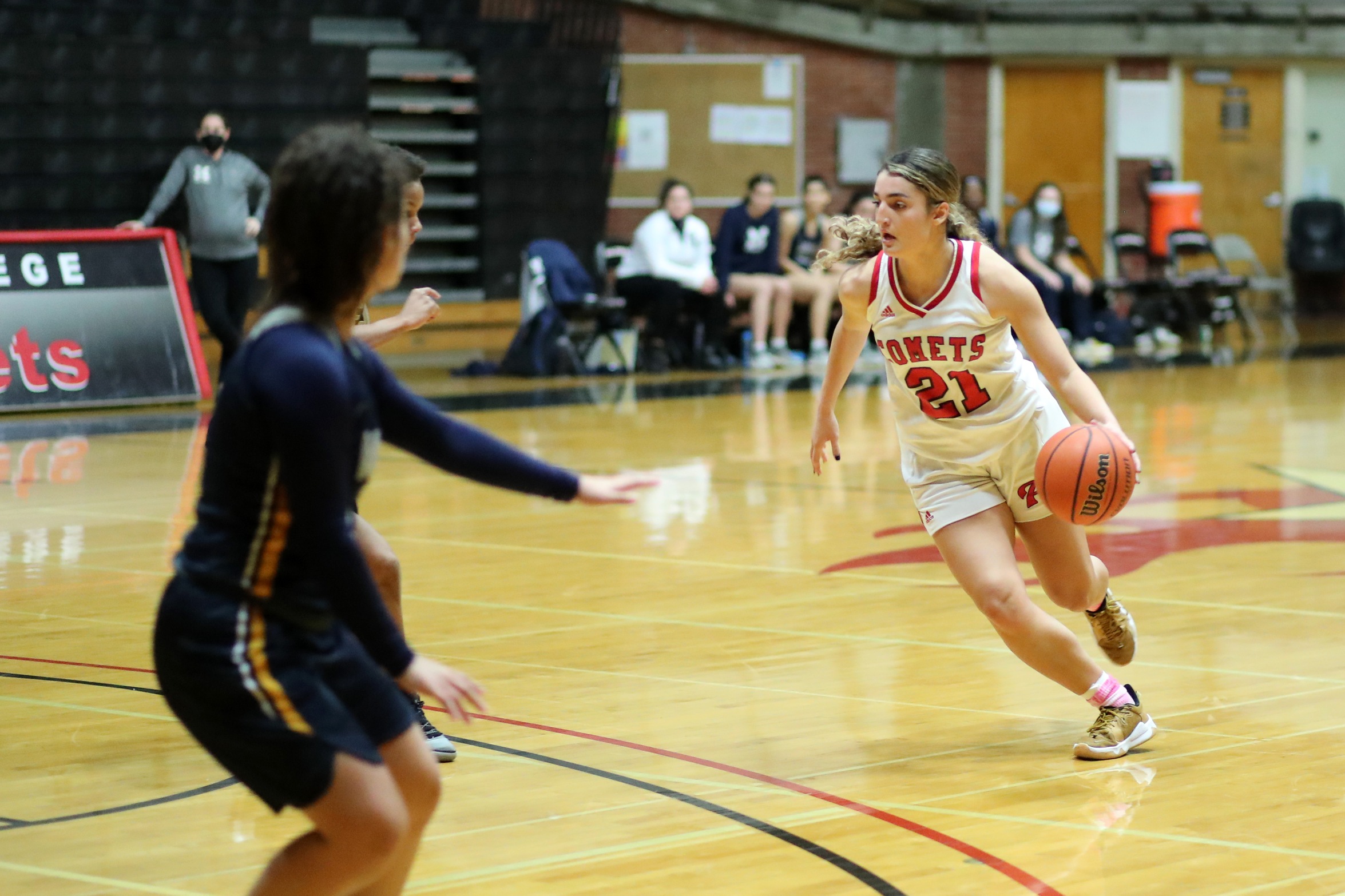 Sara Ahmadpour finished the night with 22 points and nine rebounds. Photo by Hugh Cox.