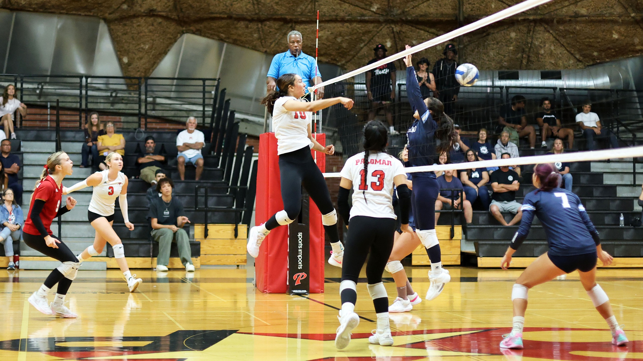 Brisa Necochea had 15 kills on 22 swings to hit .591. Photo by Hugh Cox.